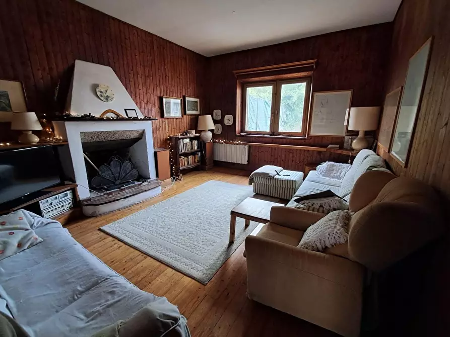 Immagine 6 di Villa in vendita  a Buti