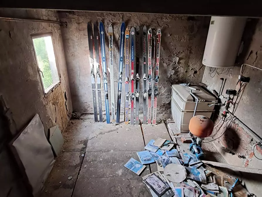 Immagine 25 di Villa in vendita  a Buti