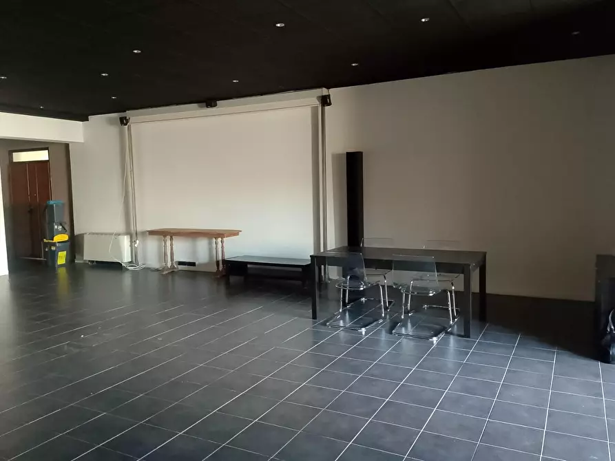 Immagine 3 di Locale commerciale in affitto  a Empoli