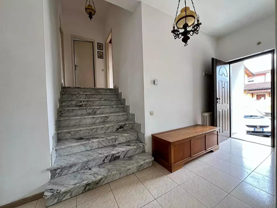 Immagine 14 di Villa in vendita  a Massa