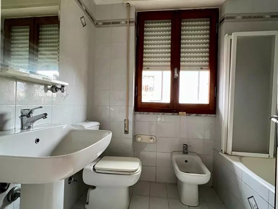 Immagine 26 di Villa in vendita  a Massa