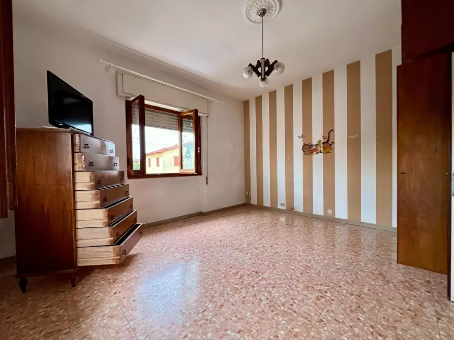 Immagine 24 di Villa in vendita  a Massa