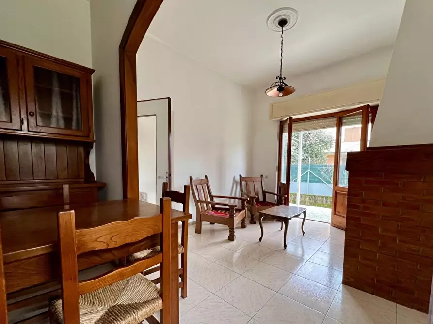 Immagine 10 di Villa in vendita  a Massa