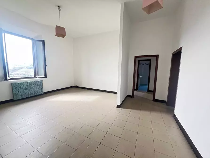 Immagine 1 di Appartamento in vendita  a Casole D'elsa