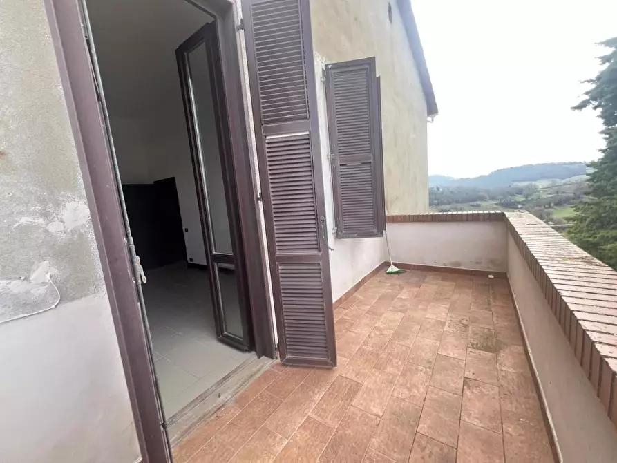 Immagine 2 di Appartamento in vendita  a Casole D'elsa