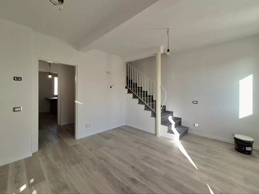 Immagine 9 di Casa bifamiliare in vendita  a Capannori