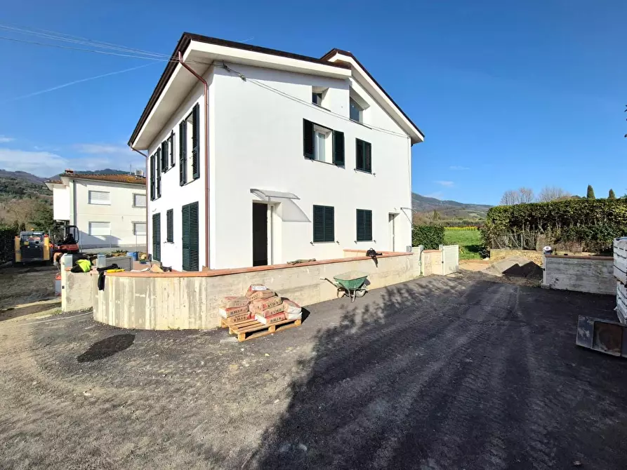 Immagine 6 di Casa bifamiliare in vendita  a Capannori