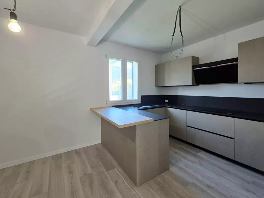 Immagine 13 di Casa bifamiliare in vendita  a Capannori