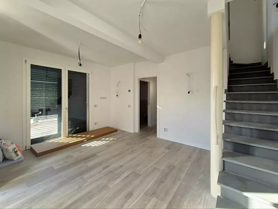 Immagine 10 di Casa bifamiliare in vendita  a Capannori