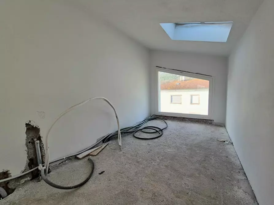 Immagine 30 di Casa bifamiliare in vendita  a Capannori