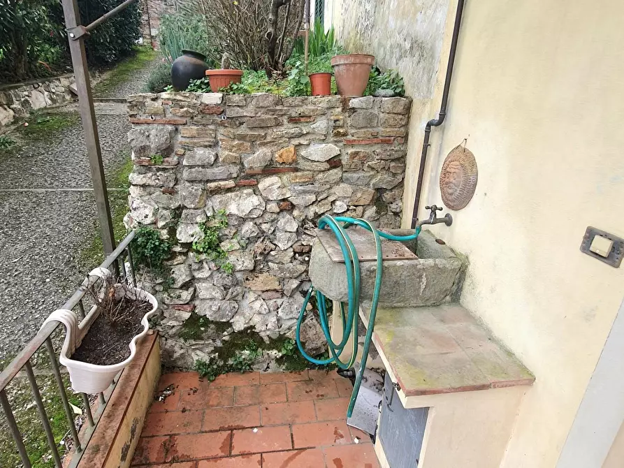 Immagine 40 di Terratetto in vendita  a Lucca
