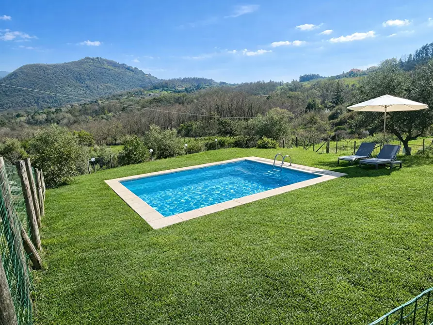 Immagine 1 di Terratetto in vendita  a Lucca