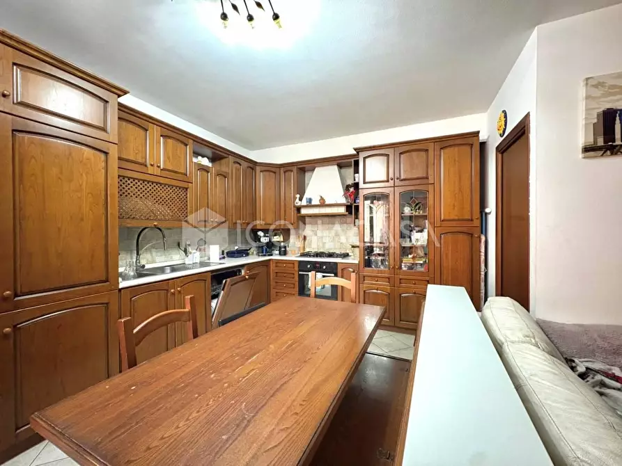 Immagine 3 di Appartamento in vendita  a Santa Maria A Monte