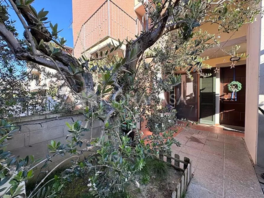 Immagine 25 di Appartamento in vendita  a Santa Maria A Monte