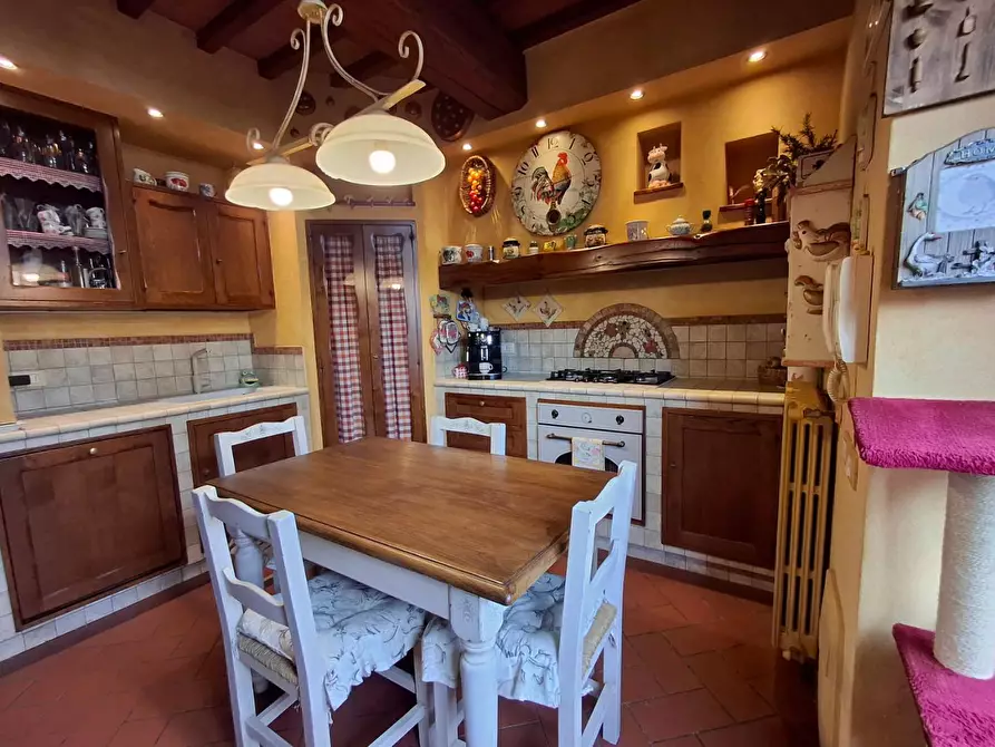 Immagine 7 di Casa colonica in vendita  a Vinci