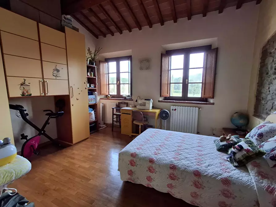 Immagine 19 di Casa colonica in vendita  a Vinci