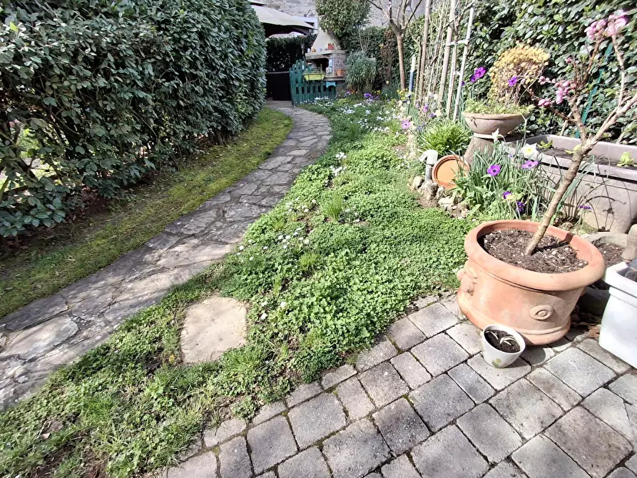 Immagine 37 di Casa colonica in vendita  a Vinci