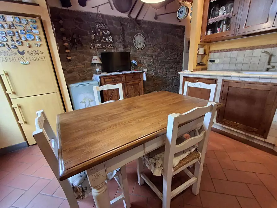 Immagine 6 di Casa colonica in vendita  a Vinci