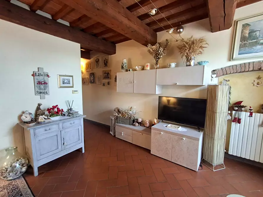 Immagine 5 di Casa colonica in vendita  a Vinci