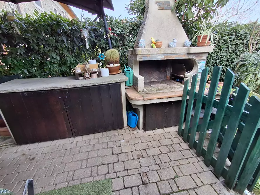 Immagine 33 di Casa colonica in vendita  a Vinci