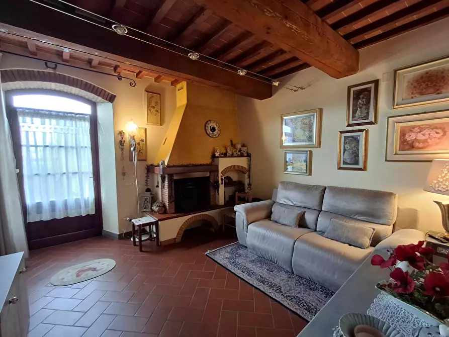 Immagine 1 di Casa colonica in vendita  a Vinci