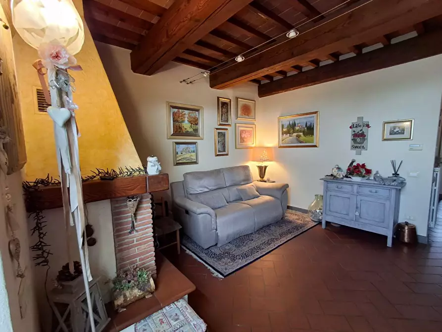 Immagine 2 di Casa colonica in vendita  a Vinci