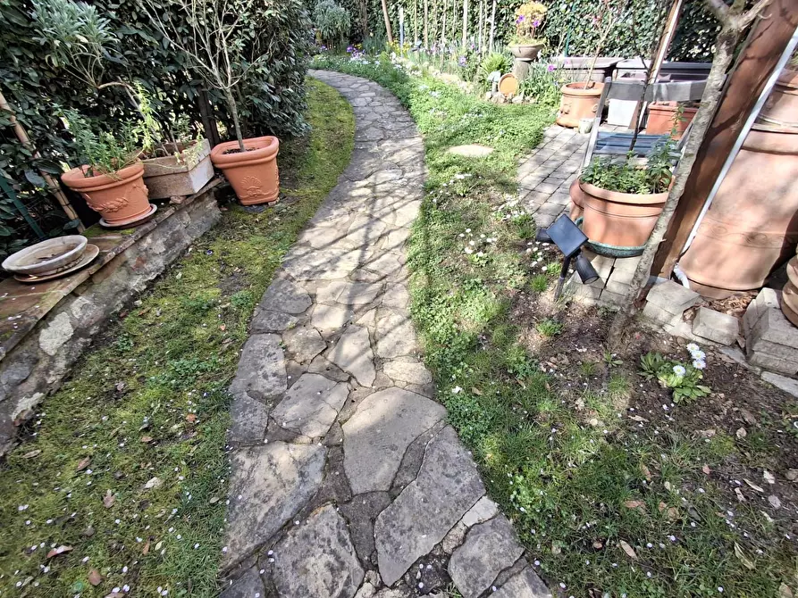 Immagine 39 di Casa colonica in vendita  a Vinci