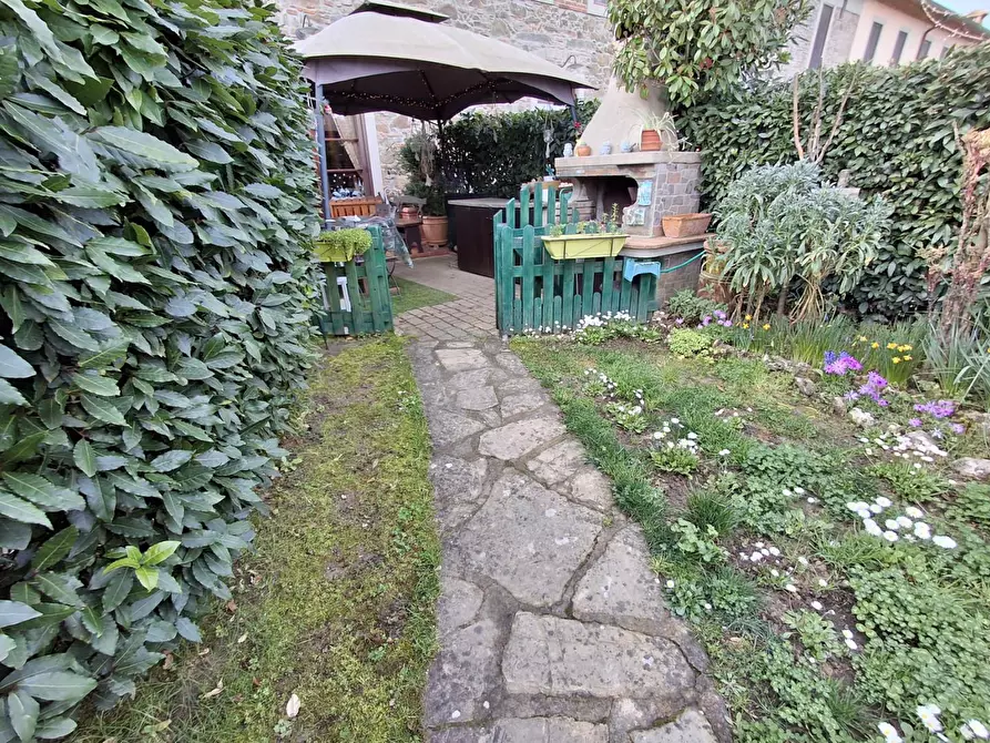 Immagine 34 di Casa colonica in vendita  a Vinci