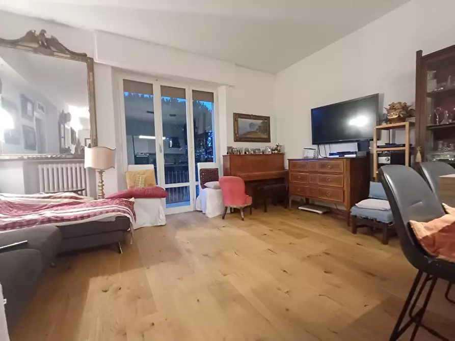 Immagine 1 di Appartamento in vendita  a Siena