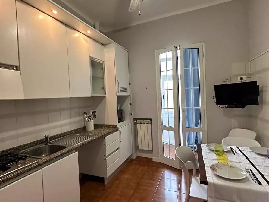 Immagine 2 di Appartamento in affitto  a Carrara