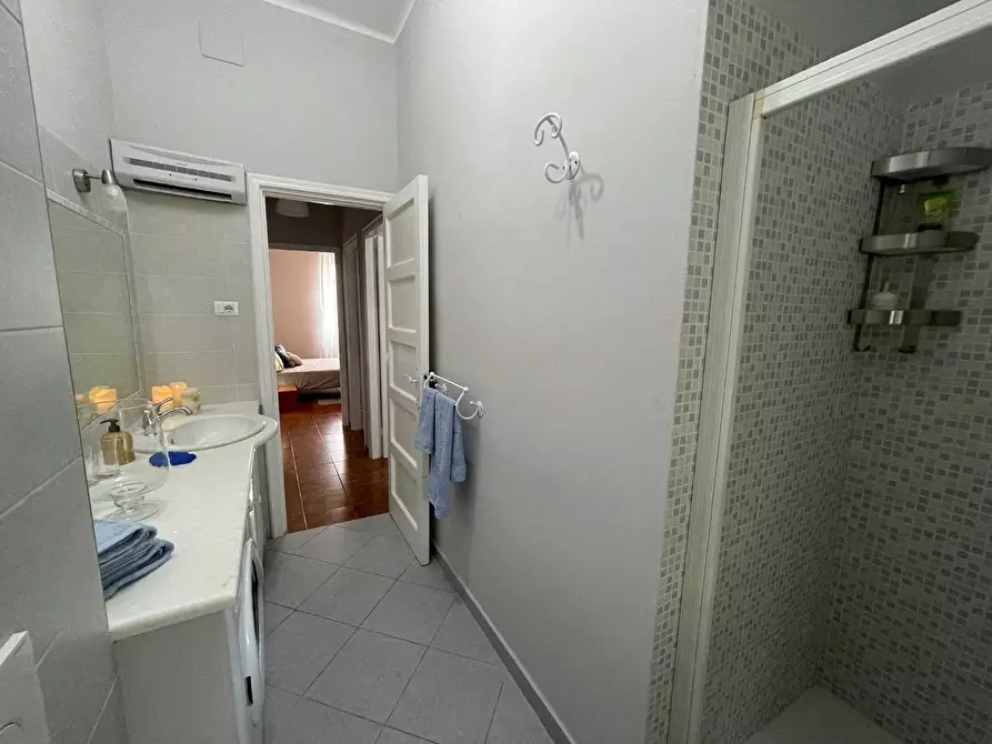 Immagine 8 di Appartamento in affitto  a Carrara