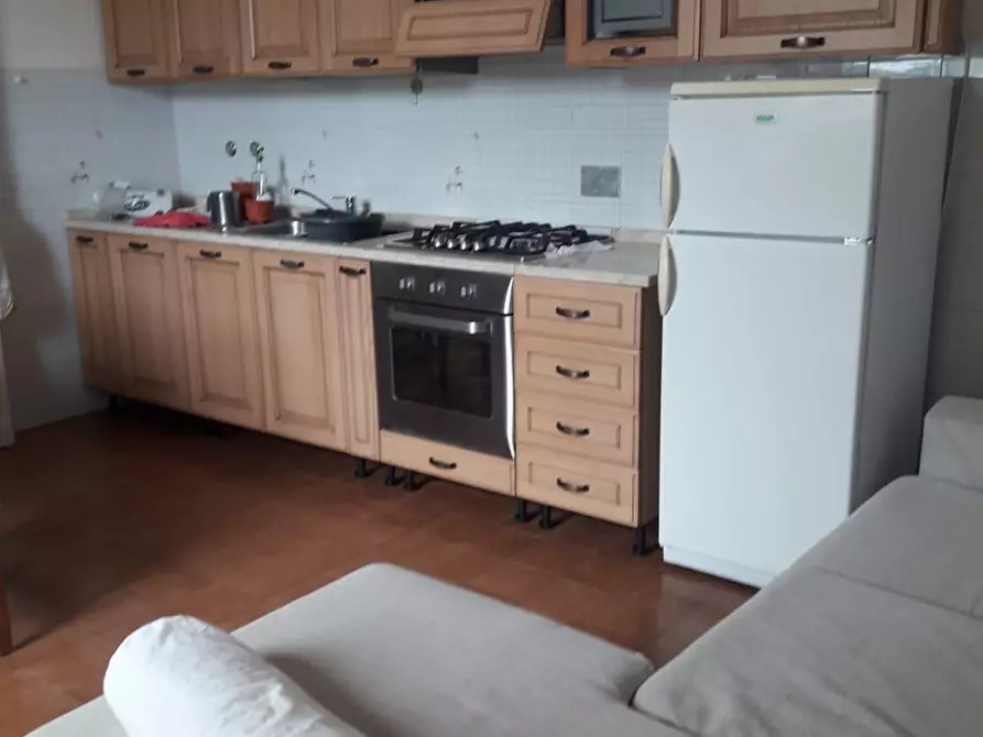 Immagine 2 di Appartamento in affitto  a Carrara