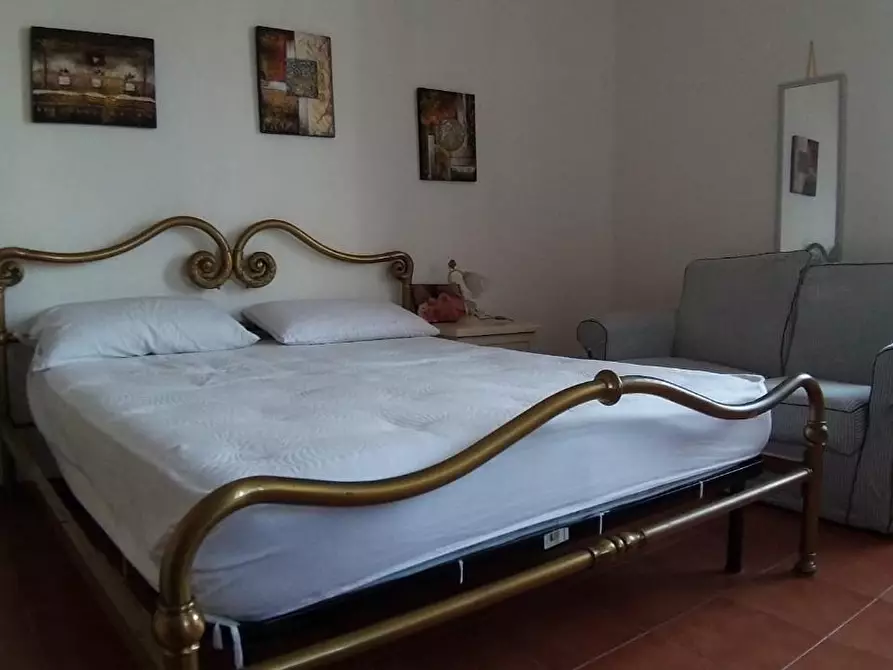 Immagine 9 di Appartamento in affitto  a Carrara