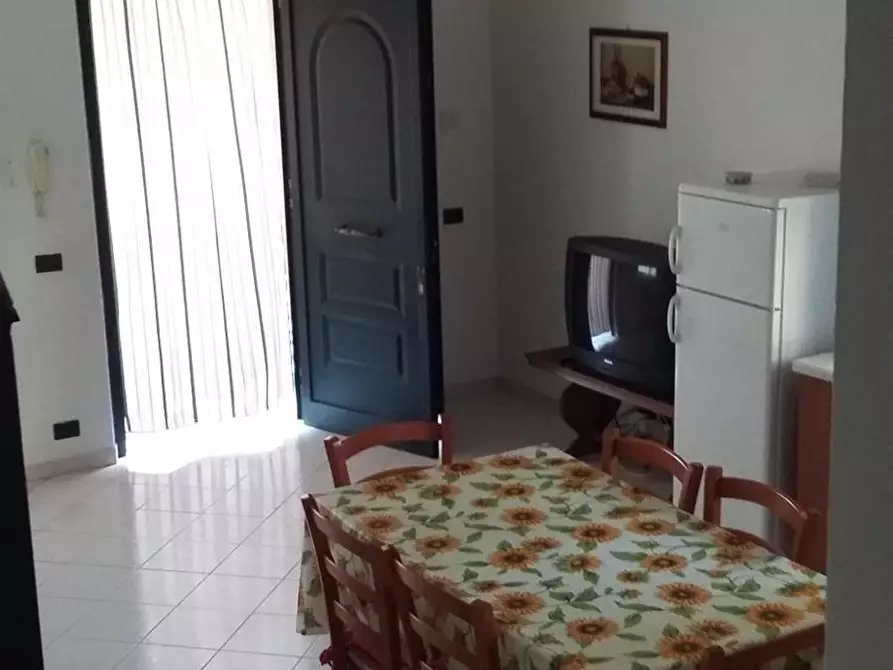 Immagine 6 di Casa bifamiliare in affitto  a Massa