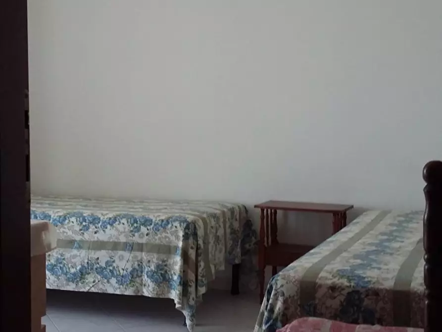 Immagine 9 di Casa bifamiliare in affitto  a Massa