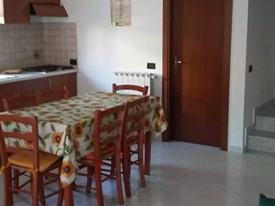 Immagine 7 di Casa bifamiliare in affitto  a Massa