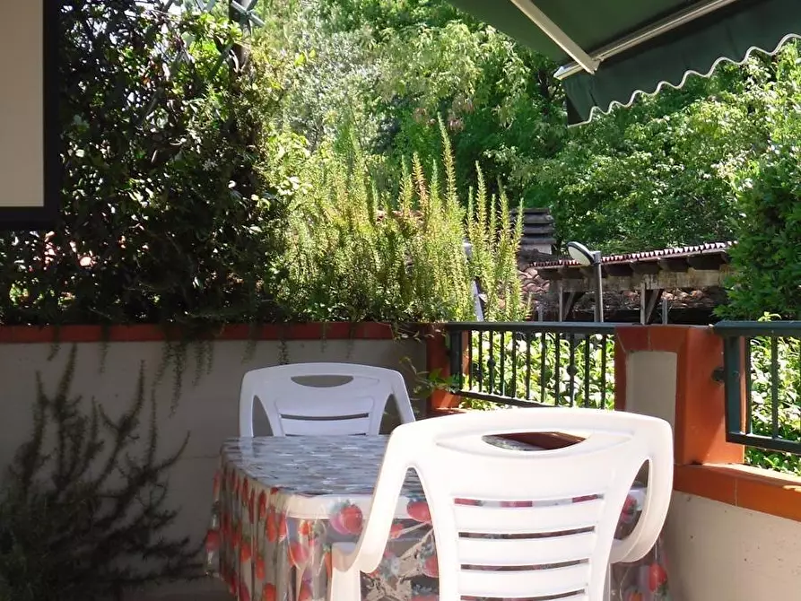 Immagine 3 di Casa bifamiliare in affitto  a Massa