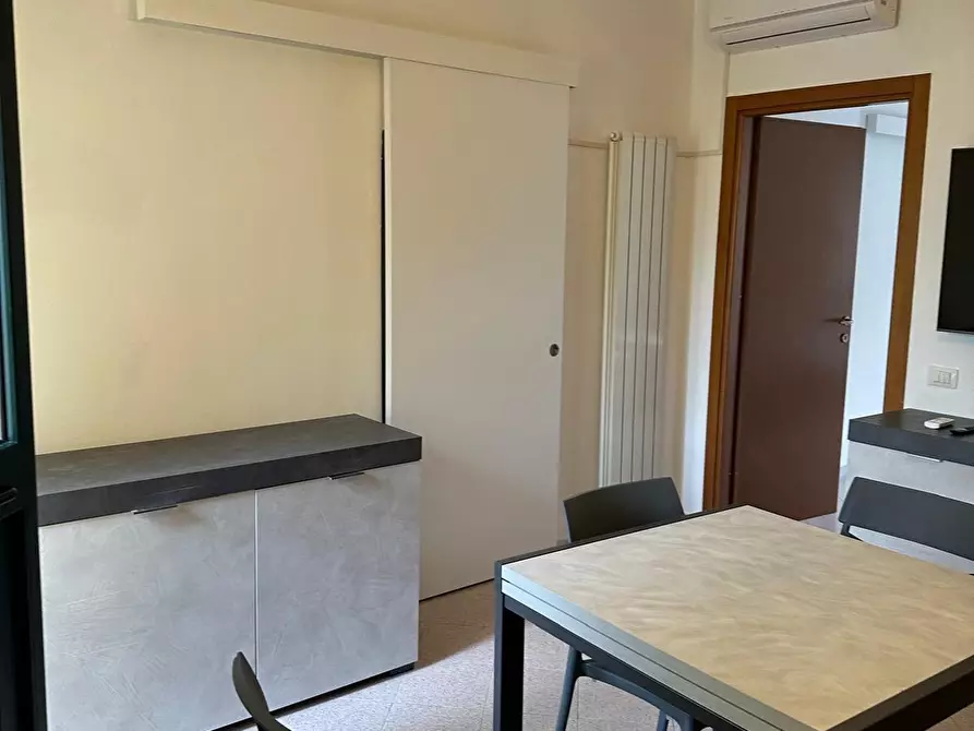 Immagine 6 di Appartamento in affitto  a Carrara