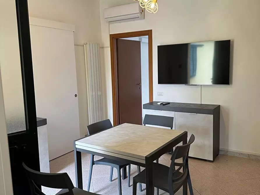 Immagine 2 di Appartamento in affitto  a Carrara