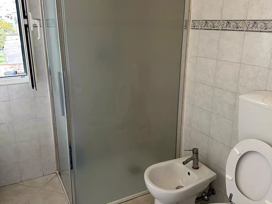 Immagine 15 di Appartamento in affitto  a Carrara