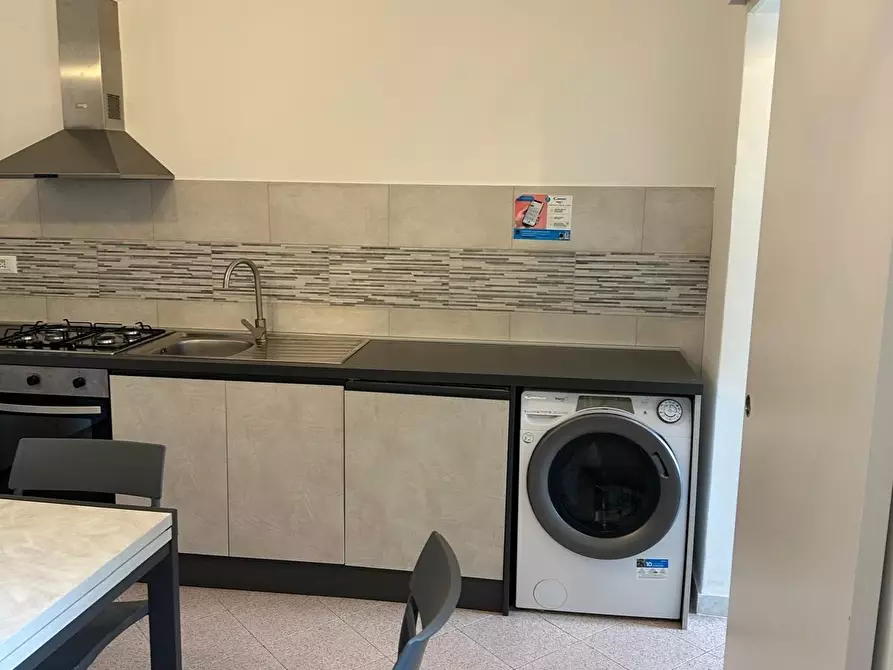 Immagine 5 di Appartamento in affitto  a Carrara