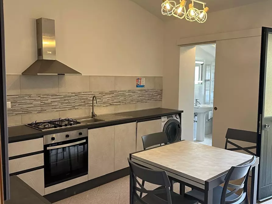 Immagine 1 di Appartamento in affitto  a Carrara