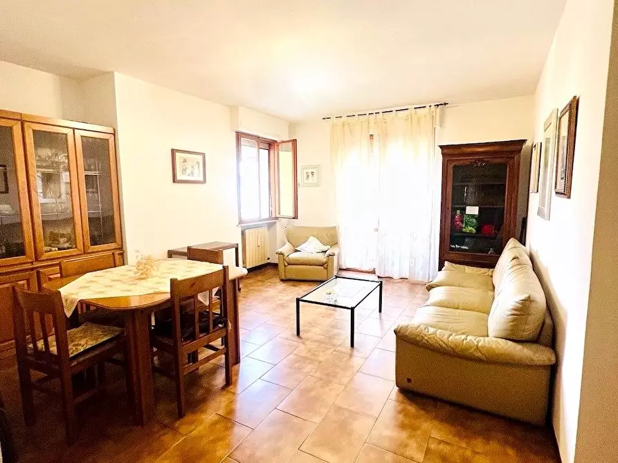 Immagine 4 di Appartamento in vendita  a Massa