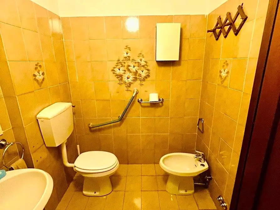 Immagine 28 di Appartamento in vendita  a Massa