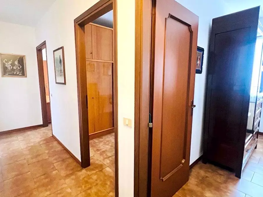 Immagine 19 di Appartamento in vendita  a Massa