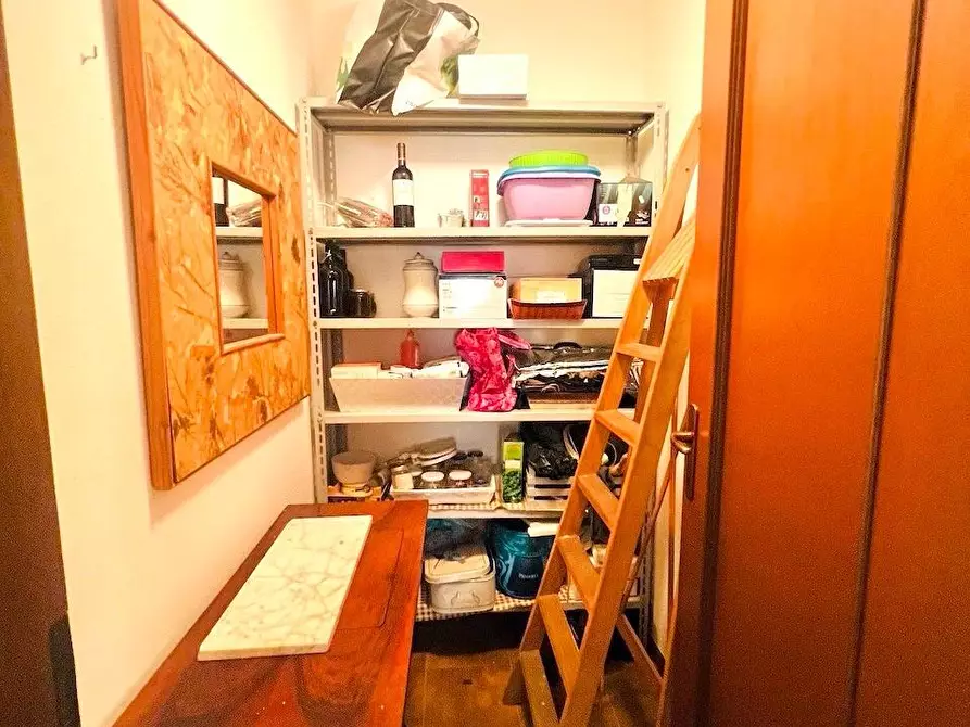 Immagine 25 di Appartamento in vendita  a Massa