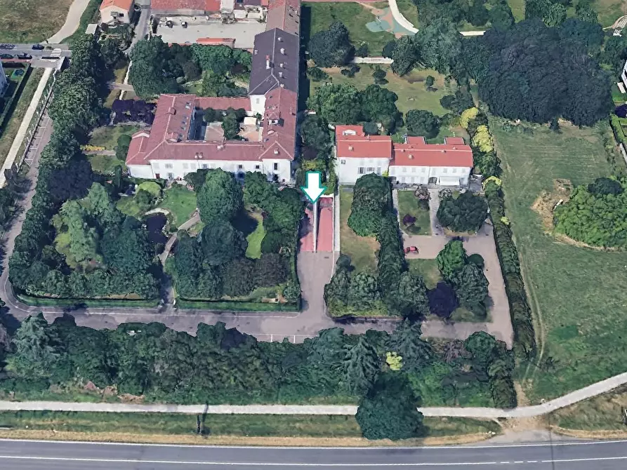 Immagine 1 di Garage in vendita  a Cernusco Sul Naviglio