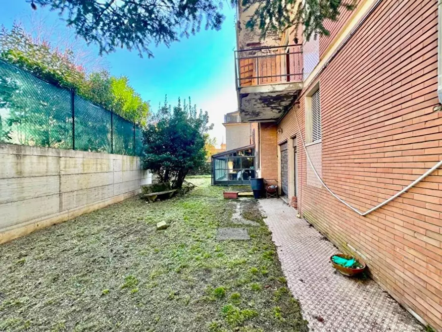 Immagine 12 di Appartamento in vendita  a Pietrasanta