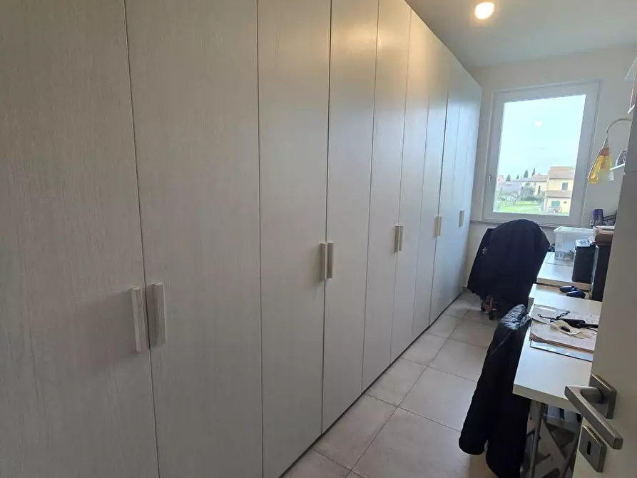 Immagine 17 di Appartamento in vendita  a Pontedera