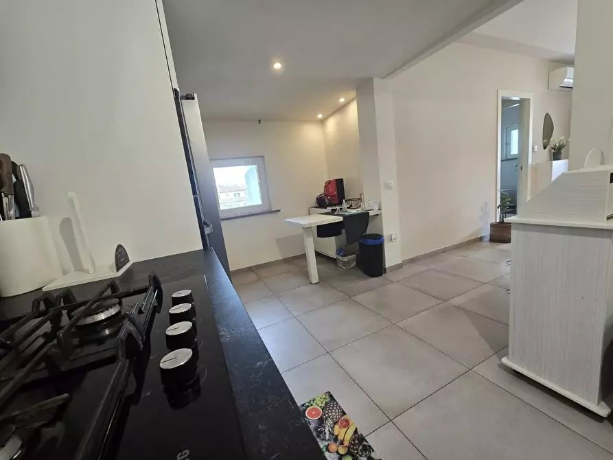 Immagine 12 di Appartamento in vendita  a Pontedera